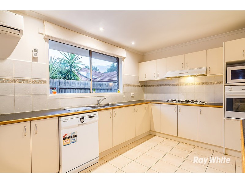 10 Amity Way, Cranbourne West VIC 3977