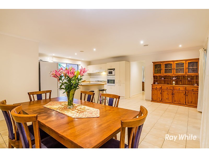 10 Amity Way, Cranbourne West VIC 3977