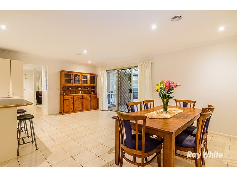 10 Amity Way, Cranbourne West VIC 3977