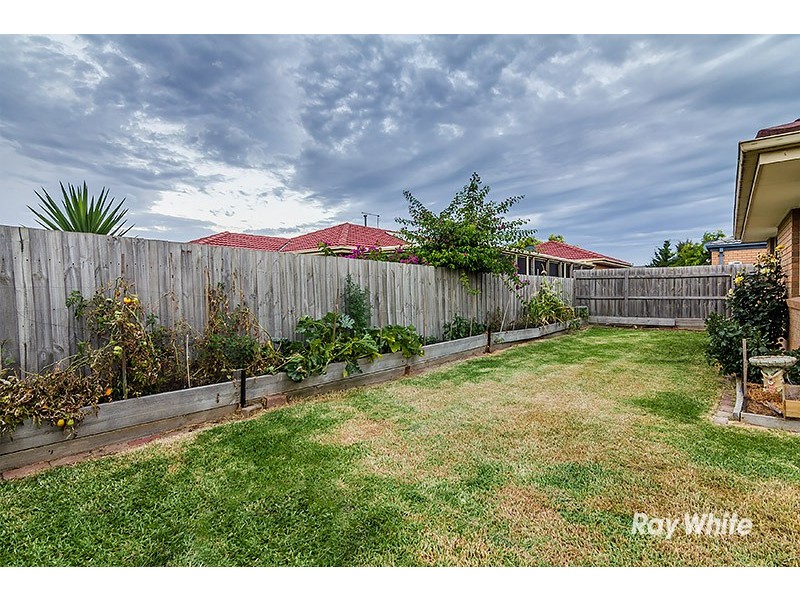 10 Amity Way, Cranbourne West VIC 3977