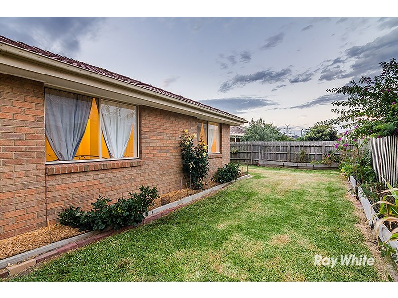 10 Amity Way, Cranbourne West VIC 3977