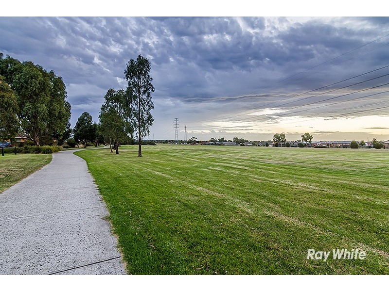 10 Amity Way, Cranbourne West VIC 3977