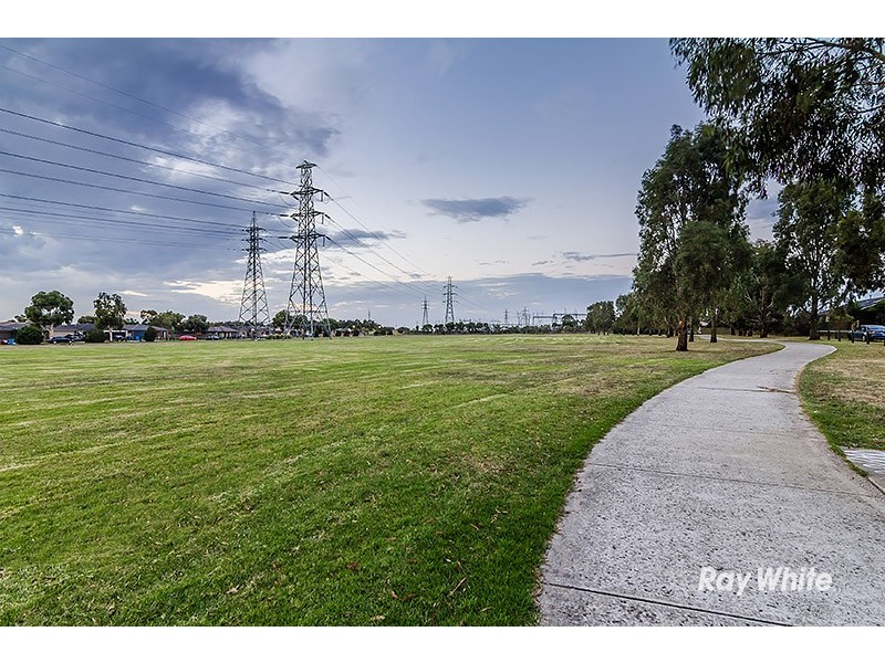 10 Amity Way, Cranbourne West VIC 3977