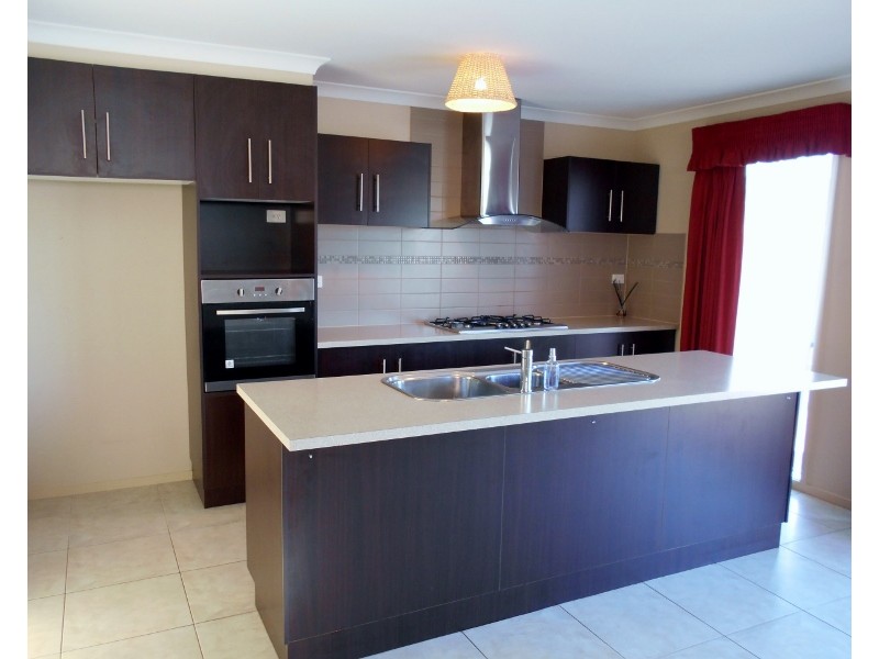 17 Chorus Way, Cranbourne East VIC 3977