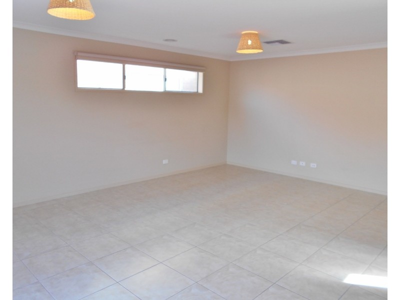 17 Chorus Way, Cranbourne East VIC 3977