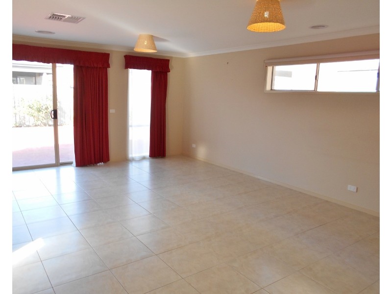 17 Chorus Way, Cranbourne East VIC 3977