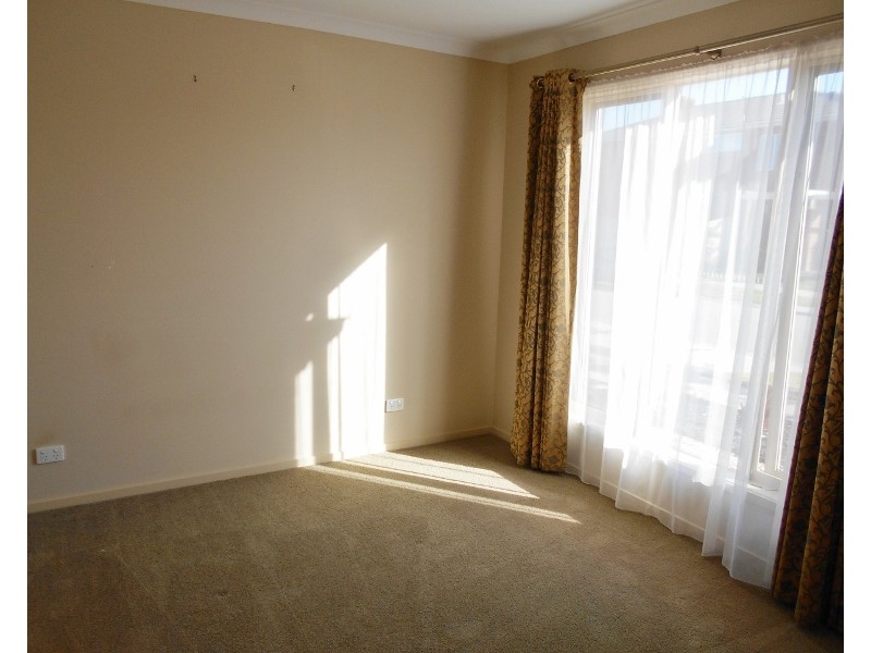 17 Chorus Way, Cranbourne East VIC 3977