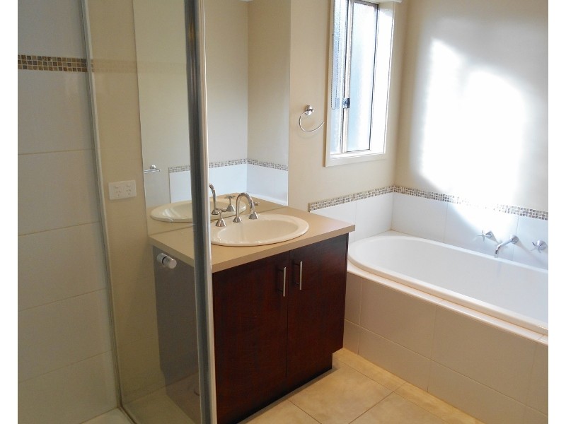 17 Chorus Way, Cranbourne East VIC 3977