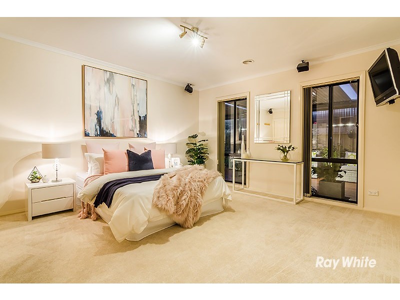 30 Aylmer Road, Lynbrook VIC 3975