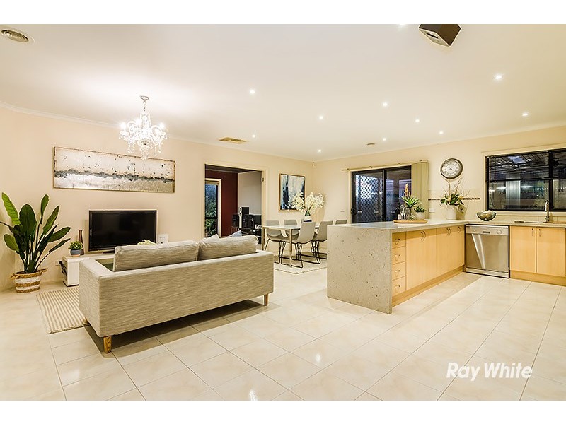 30 Aylmer Road, Lynbrook VIC 3975