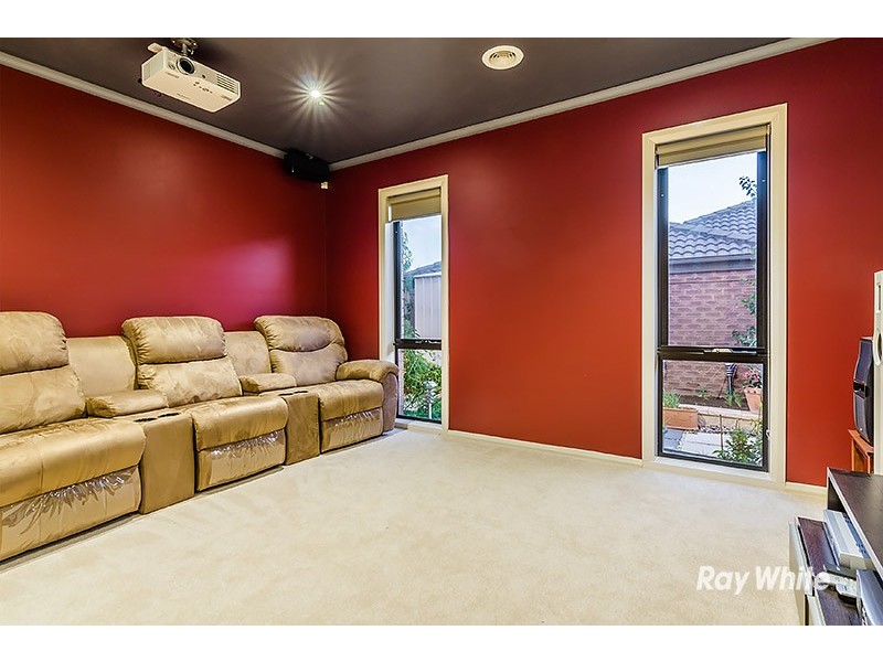 30 Aylmer Road, Lynbrook VIC 3975