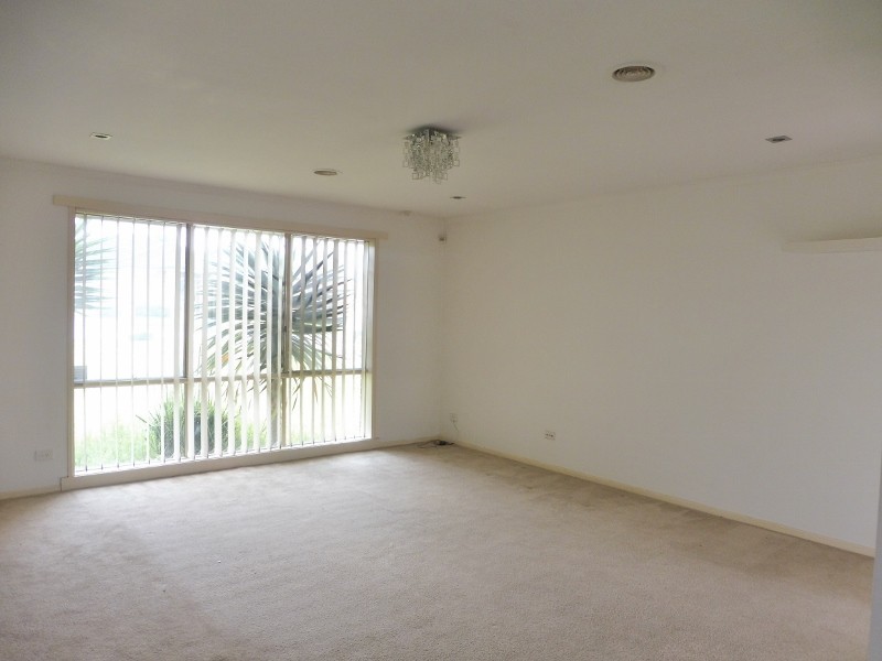 7 Olive Road, Hampton Park VIC 3976