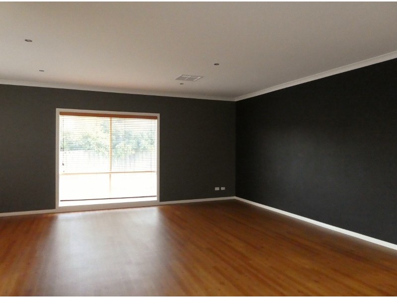6 Flinders Park Drive, Officer VIC 3809