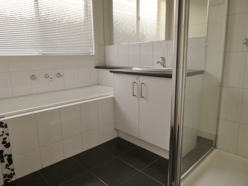 6 Flinders Park Drive, Officer VIC 3809