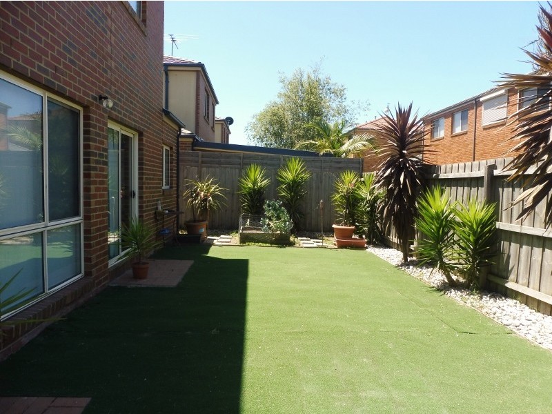 7 Kirren Close, Cranbourne VIC 3977