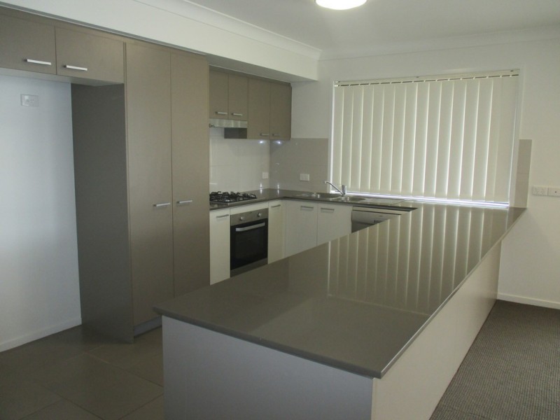 8 Mitta Mitta Street, Clyde North VIC 3978