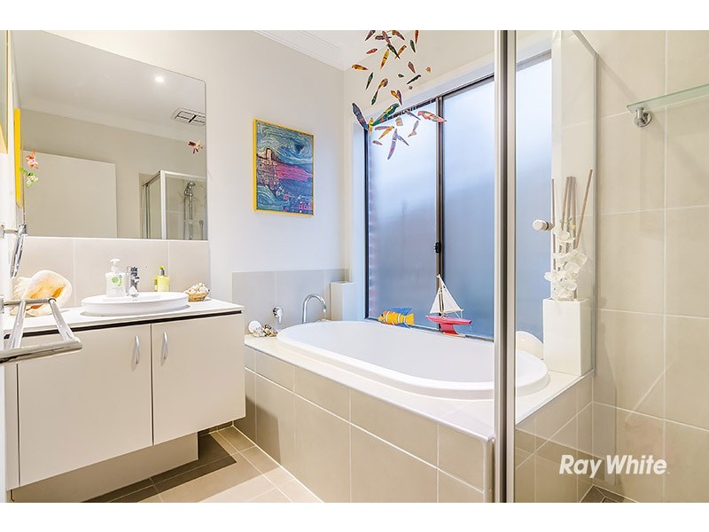 15 Livida Circuit, Lyndhurst VIC 3975