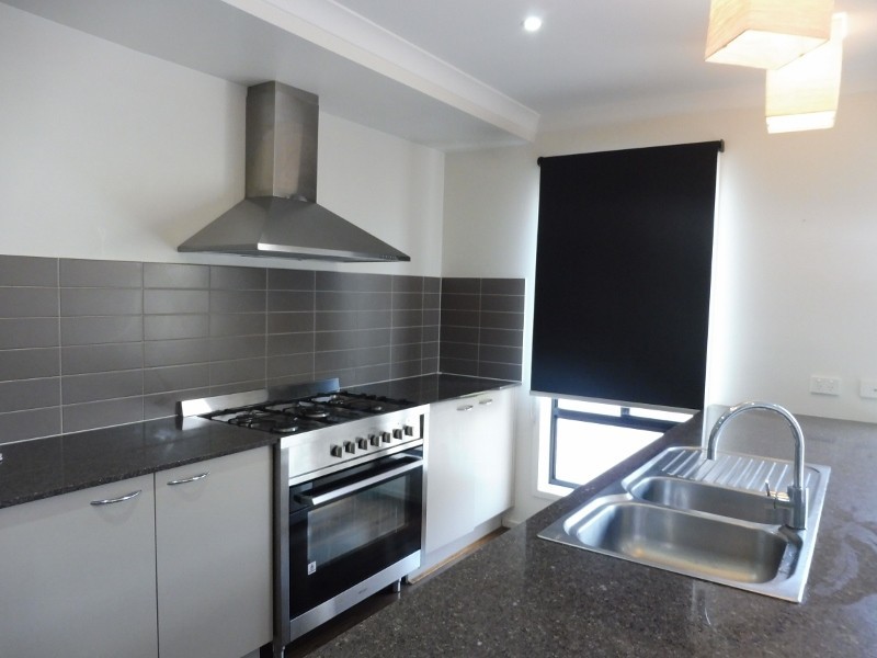 12 Clarence Place, Cranbourne East VIC 3977