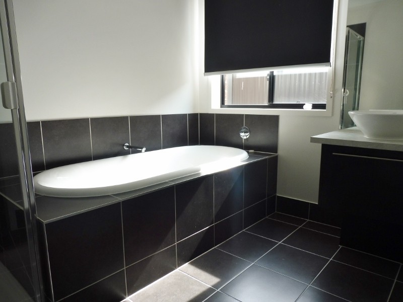 12 Clarence Place, Cranbourne East VIC 3977