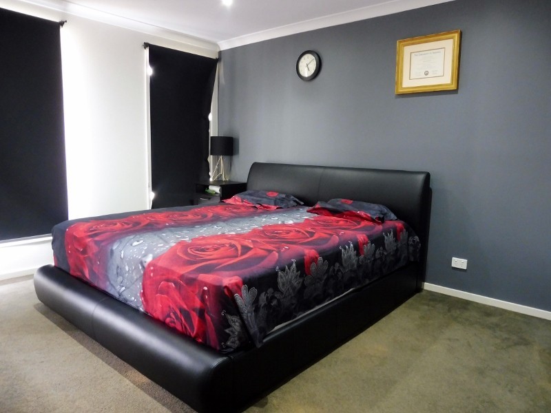 12 Clarence Place, Cranbourne East VIC 3977