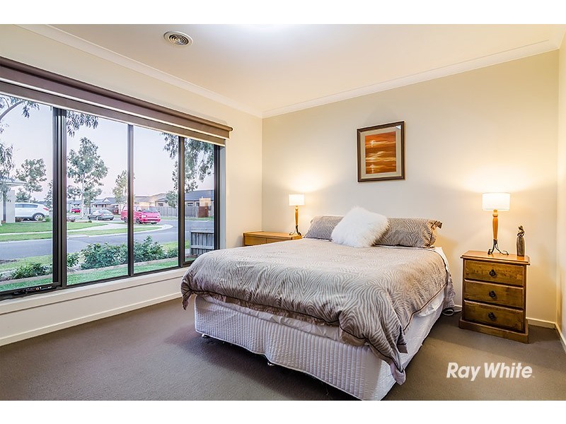 5 Gabitt Street, Cranbourne East VIC 3977