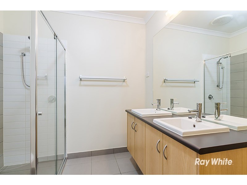 5 Gabitt Street, Cranbourne East VIC 3977
