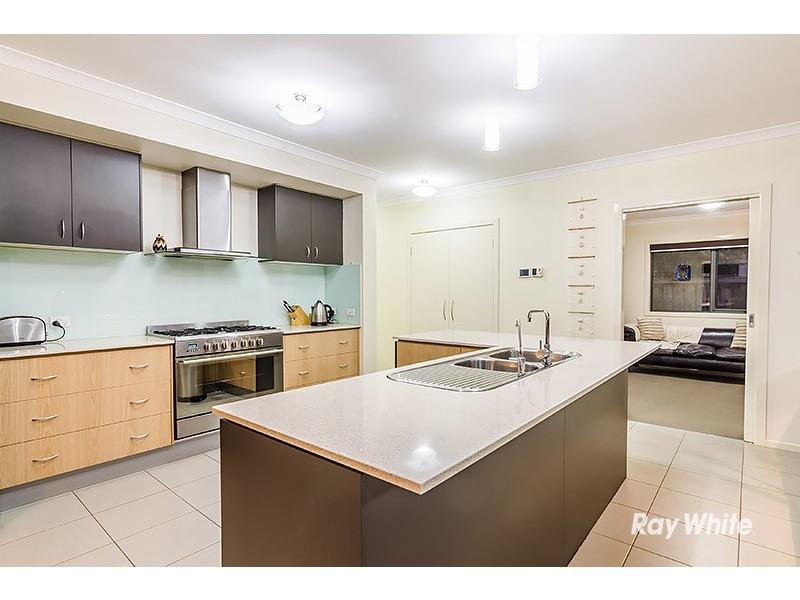 5 Gabitt Street, Cranbourne East VIC 3977