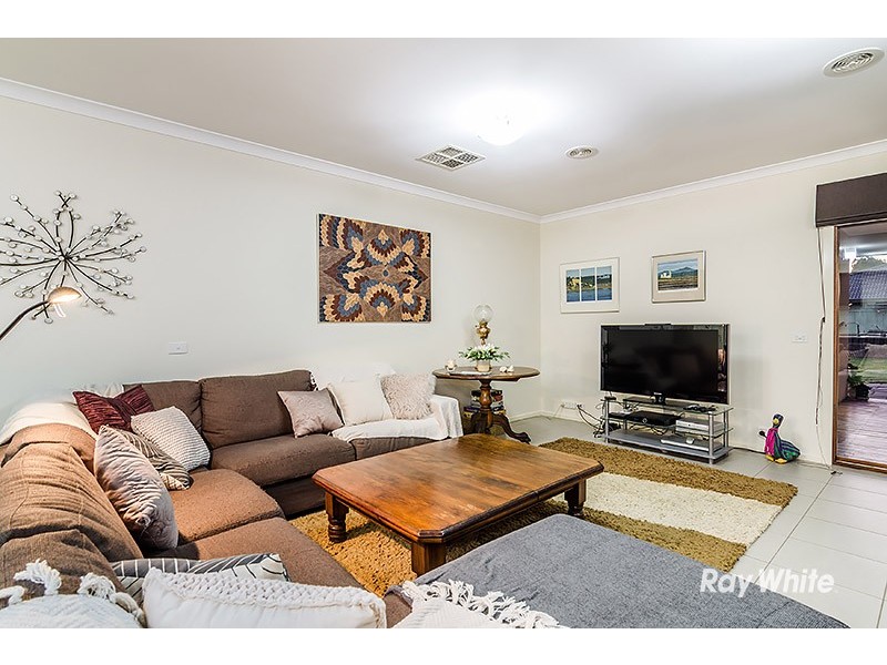 5 Gabitt Street, Cranbourne East VIC 3977