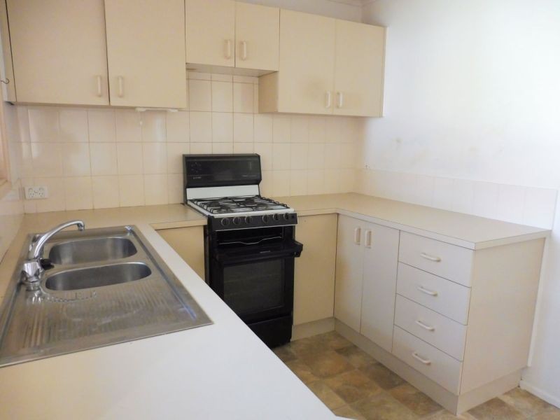 8 Eliza Street, Cranbourne North VIC 3977