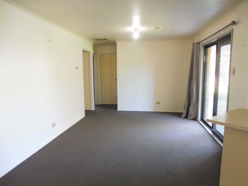 8 Eliza Street, Cranbourne North VIC 3977