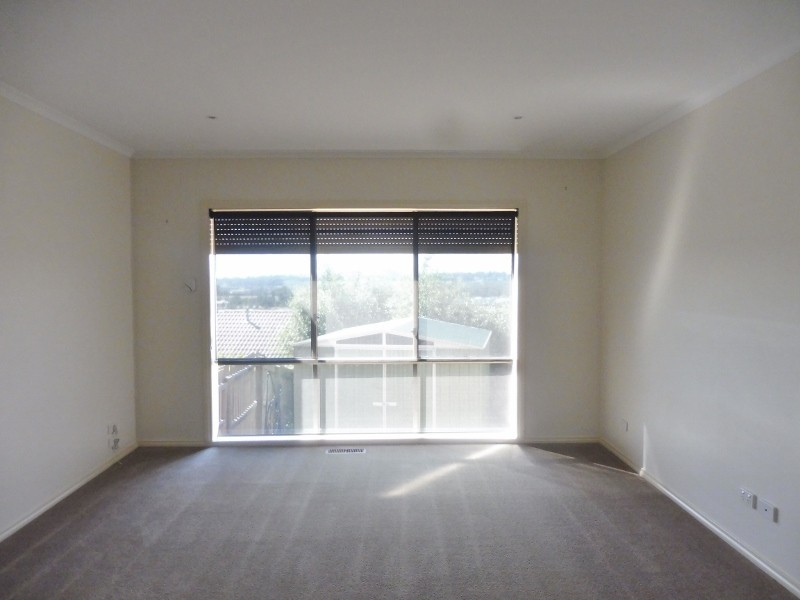 16 Summerhill Boulevard, Drouin VIC 3818