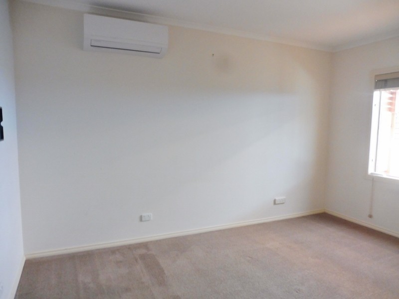 16 Summerhill Boulevard, Drouin VIC 3818