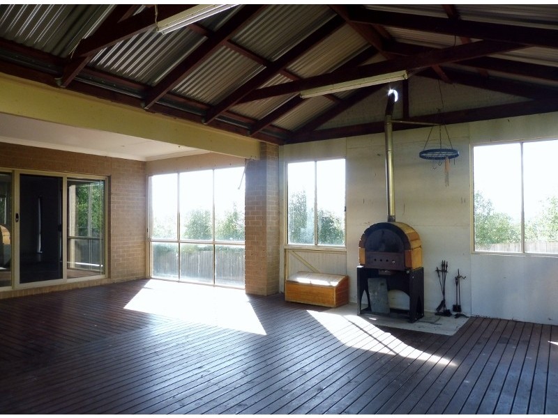 16 Summerhill Boulevard, Drouin VIC 3818