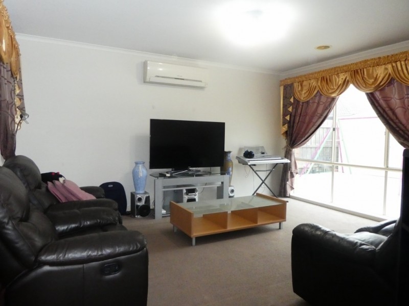 3 Nandaly Place, Cranbourne West VIC 3977