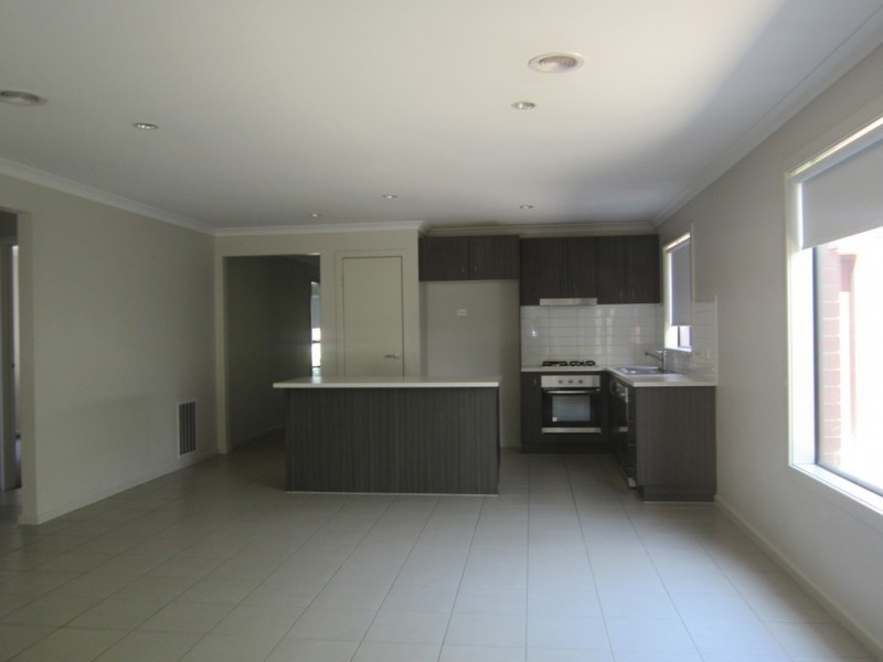 19 Markbeech Crescent, Officer VIC 3809