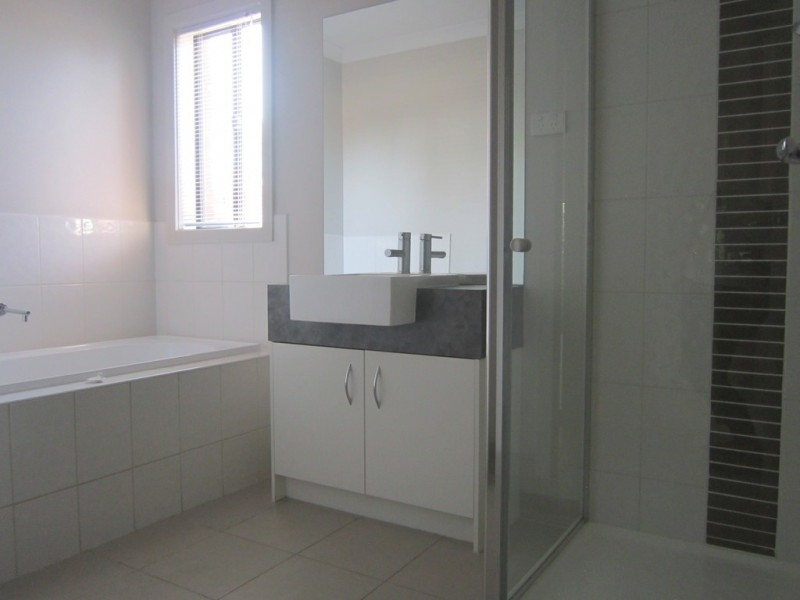 19 Markbeech Crescent, Officer VIC 3809