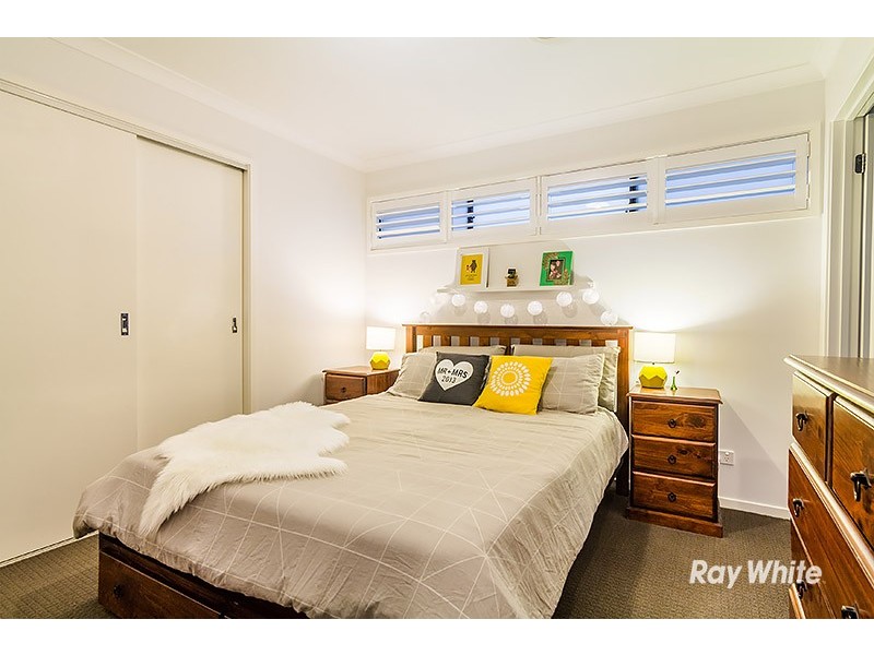 15 Canmore Street, Cranbourne East VIC 3977