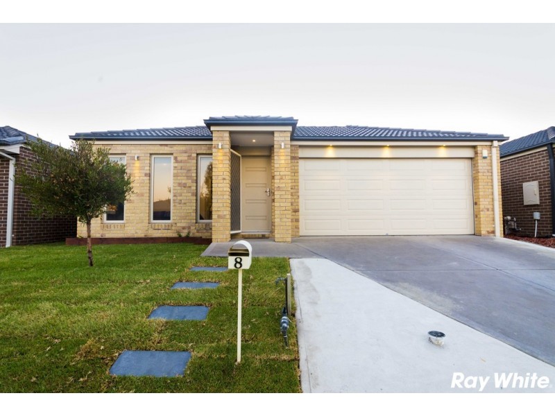 8 Braestar Street, Cranbourne VIC 3977