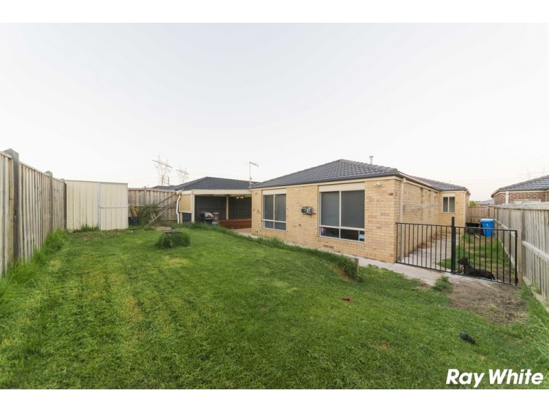 8 Braestar Street, Cranbourne VIC 3977