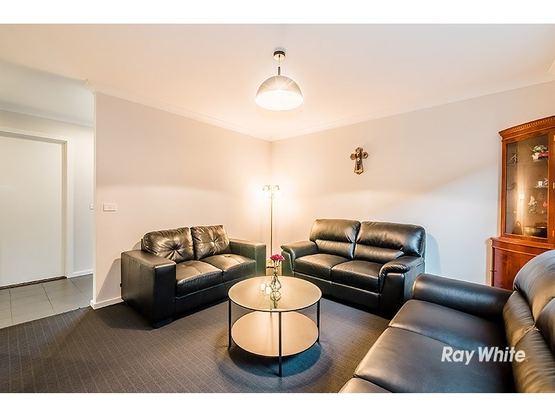 39 Falabela Road, Clyde North VIC 3978