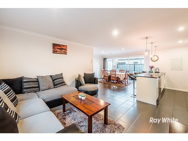 39 Falabela Road, Clyde North VIC 3978