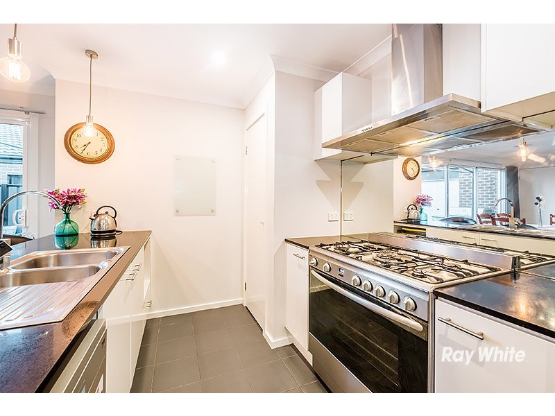 39 Falabela Road, Clyde North VIC 3978