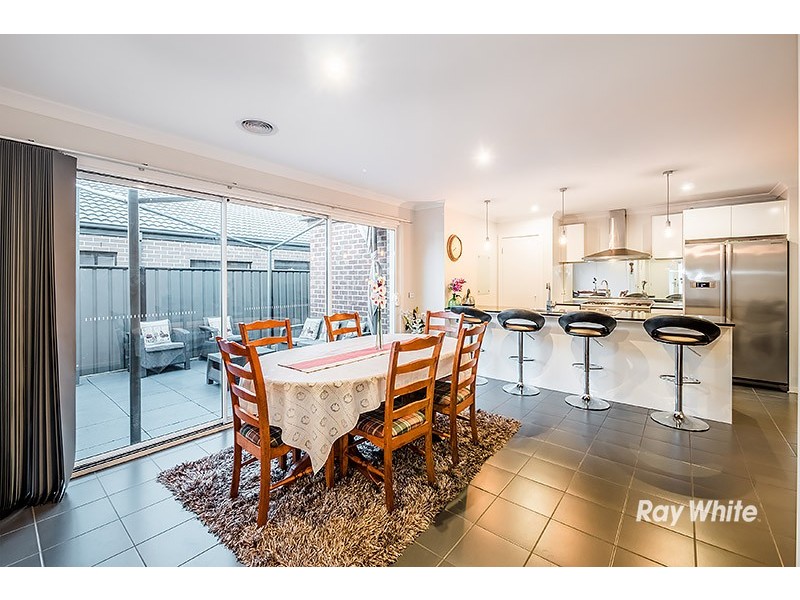 39 Falabela Road, Clyde North VIC 3978