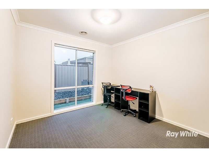 39 Falabela Road, Clyde North VIC 3978