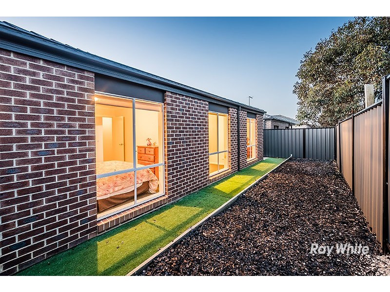 39 Falabela Road, Clyde North VIC 3978