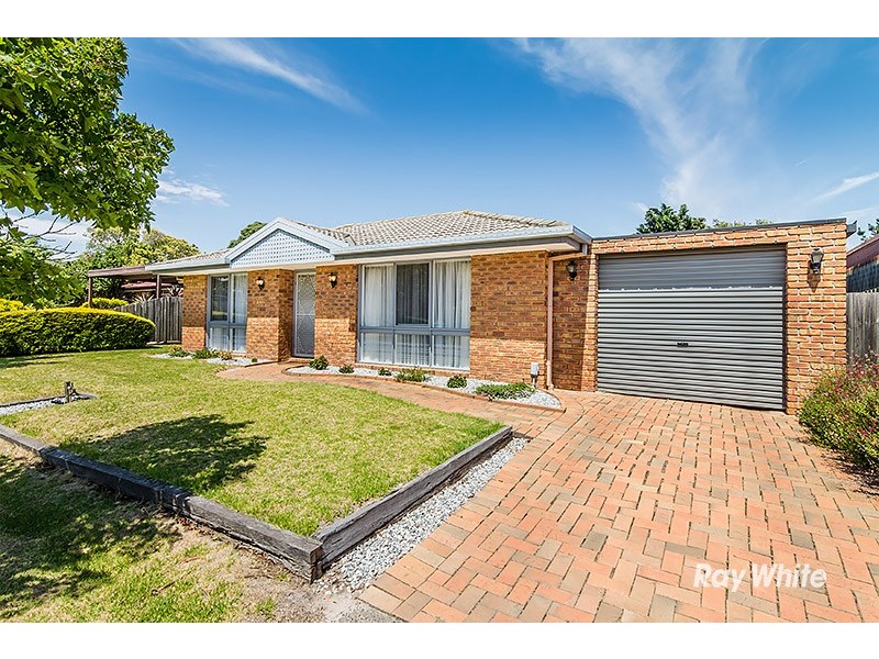12 Rowen Court, Cranbourne North VIC 3977