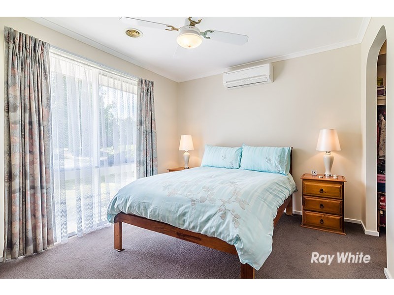 12 Rowen Court, Cranbourne North VIC 3977