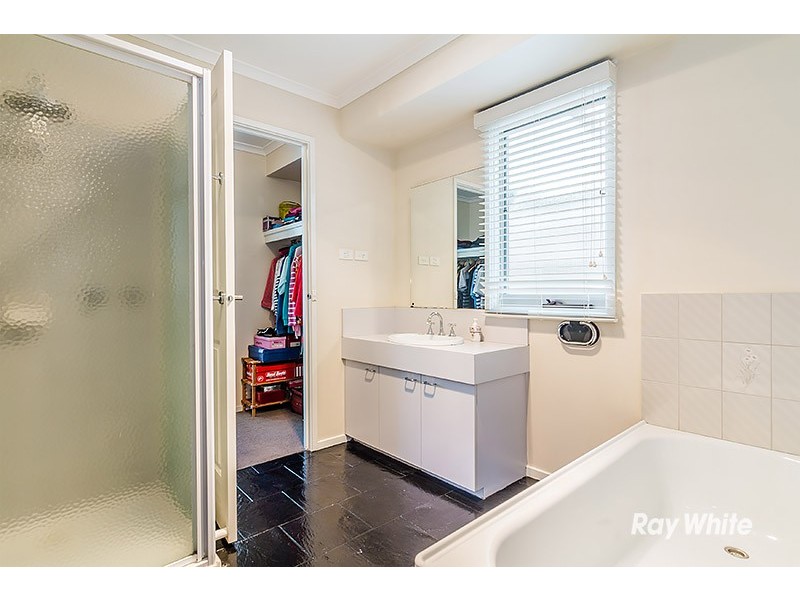 12 Rowen Court, Cranbourne North VIC 3977