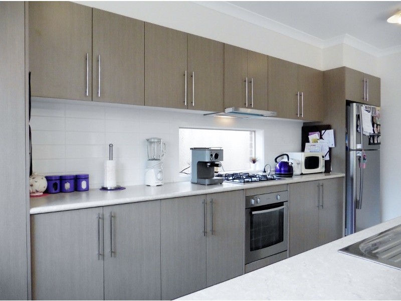 16 Shorey Place, Cranbourne West VIC 3977