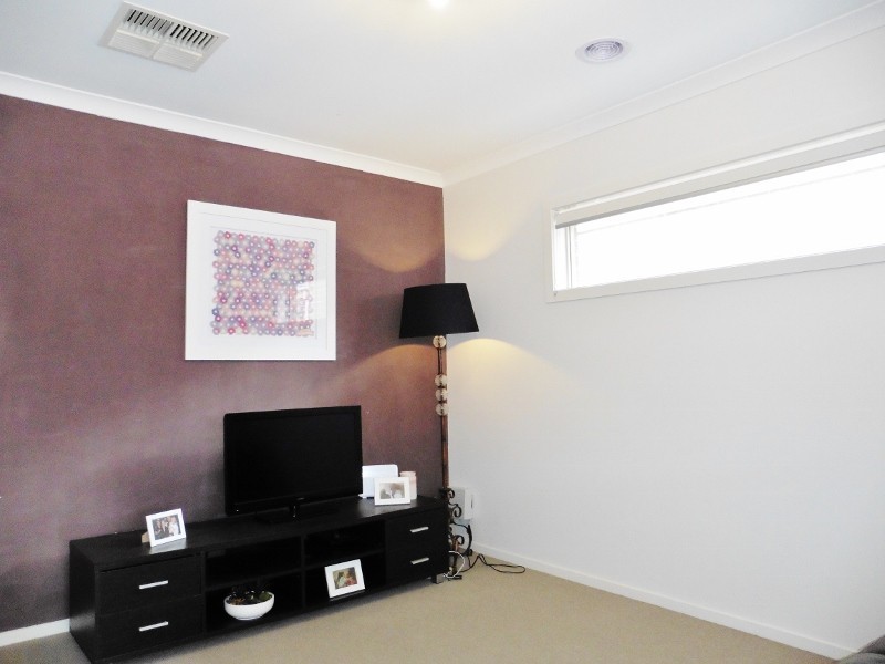 16 Shorey Place, Cranbourne West VIC 3977